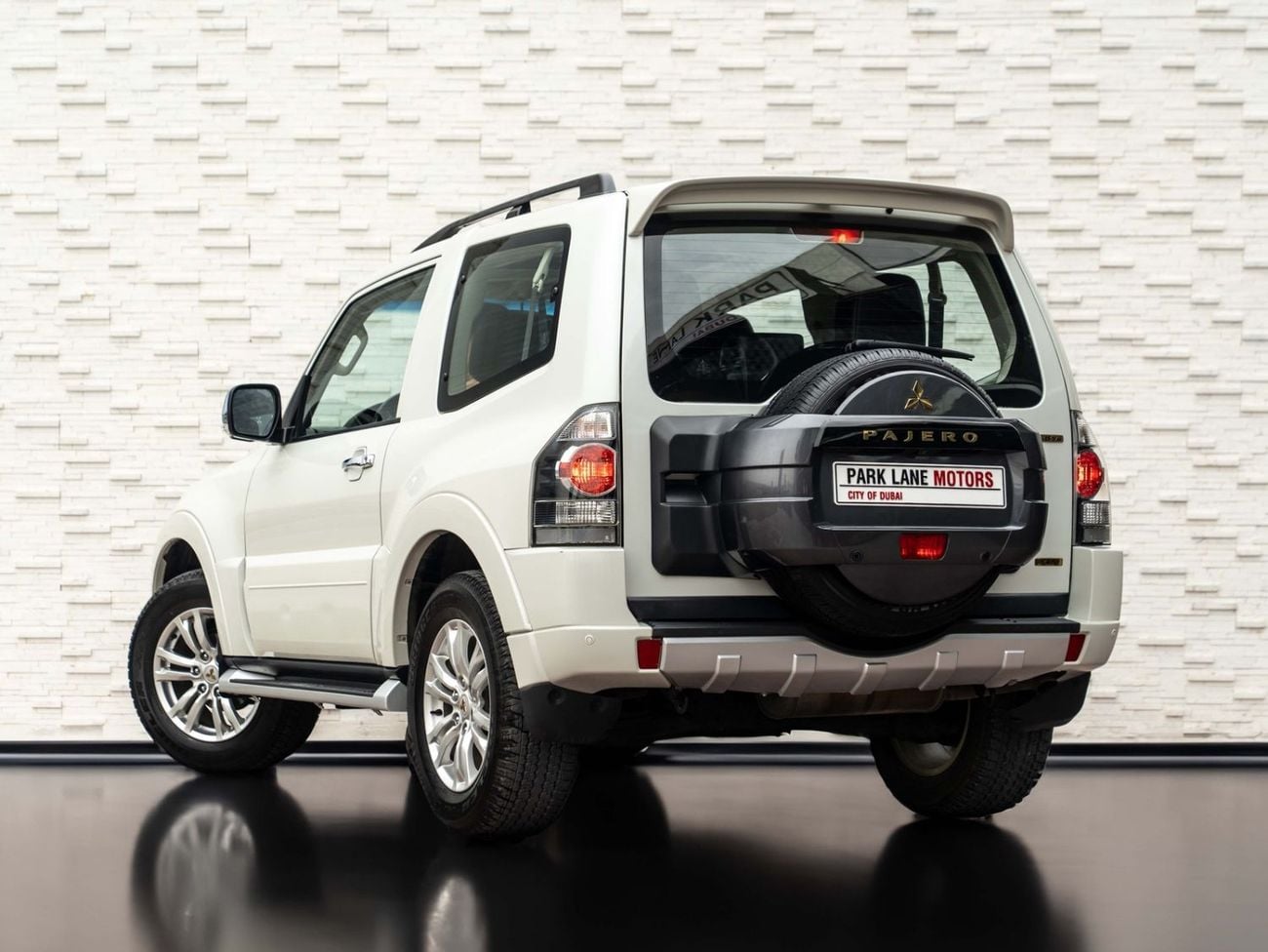 ميتسوبيشي باجيرو GLS HIGHLINE Mitsubishi Pajero / Shogun / Montero 2018 مقابل 975.00 AED شهريًا