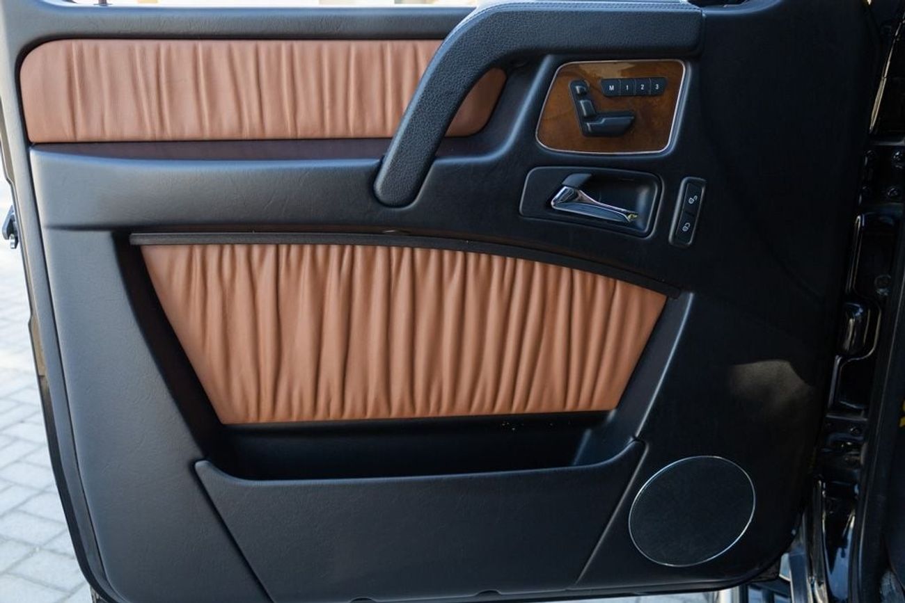 Mercedes-Benz G 500 4X4 4.0L Mercedes-Benz G500 2017 GCC under Warranty with Flexible Down-Payment.