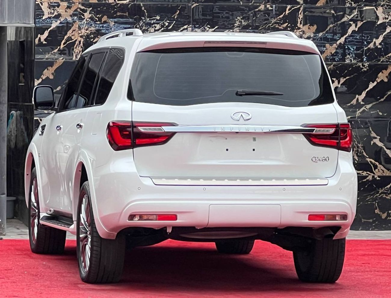 إنفينيتي QX80