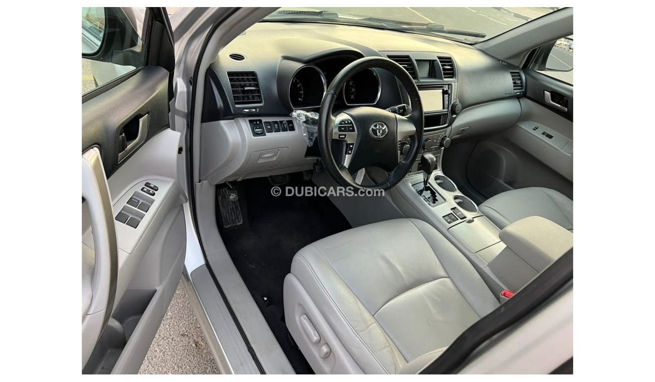 Toyota Highlander 2013 TOYOTA HIGHLANDER / AWD / FULL OPTION
