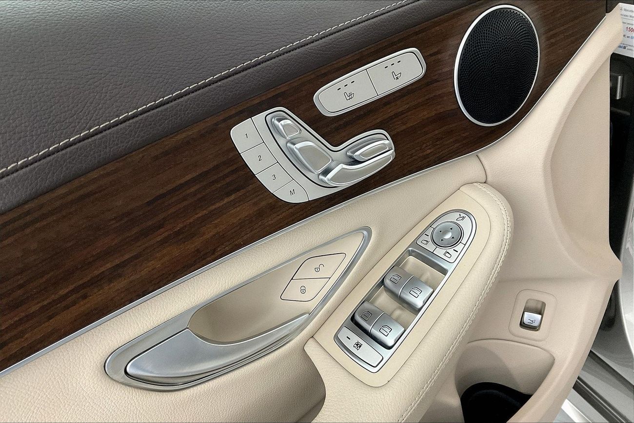 Mercedes-Benz C 200 Premium + (AMG Line)