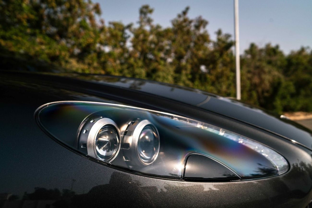 أستون مارتن فانتيج V8 Vantage Manual