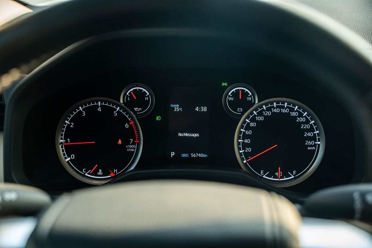 Toyota Land Cruiser EXR 4.0L V6 Agency Warranty Full Service History GCC