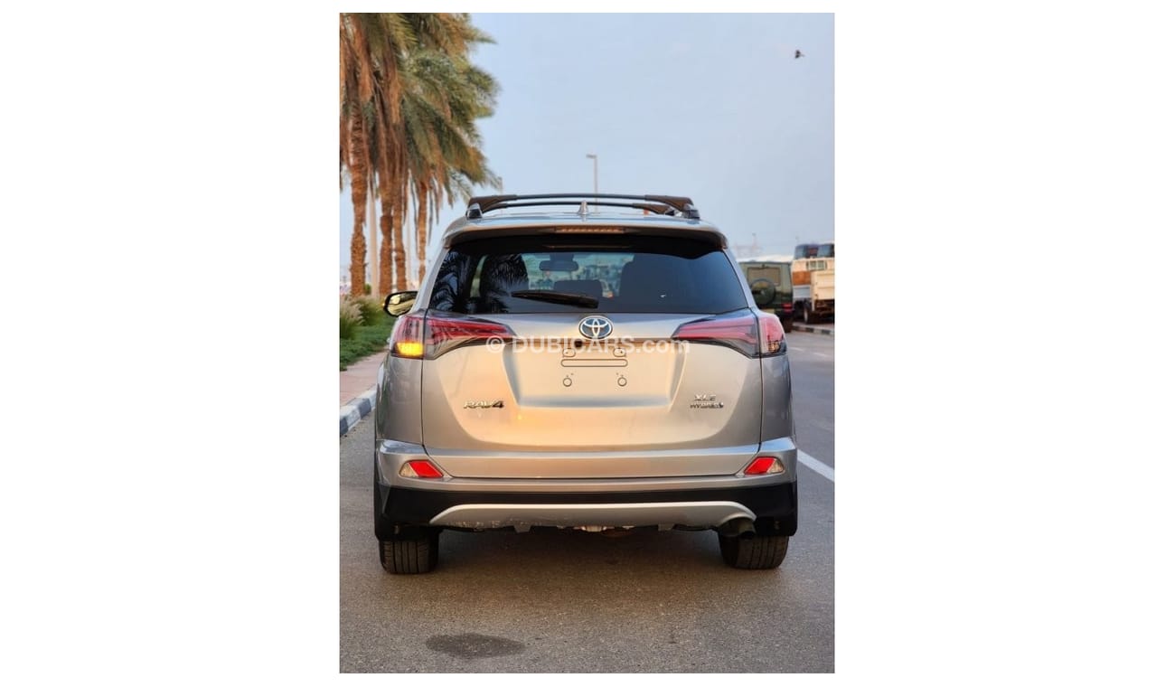 تويوتا راف ٤ TOYOTA RAV4 XLE FULL OPTIONS HYBRID 2017