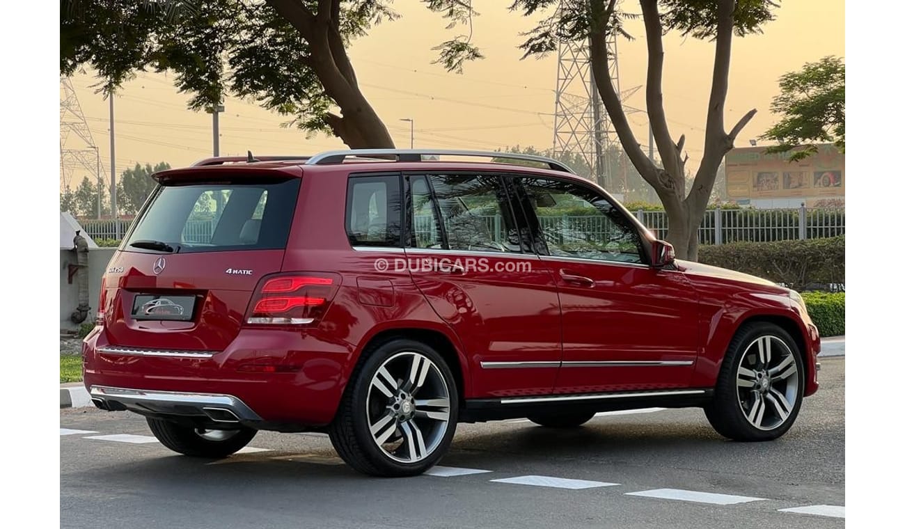 Mercedes-Benz GLK 250 Std MERCEDES BENZ GLK250 2015 GCC 4MATIC FULL OPTIONS ORIGINAL PAINT IN LOW MILEAGE