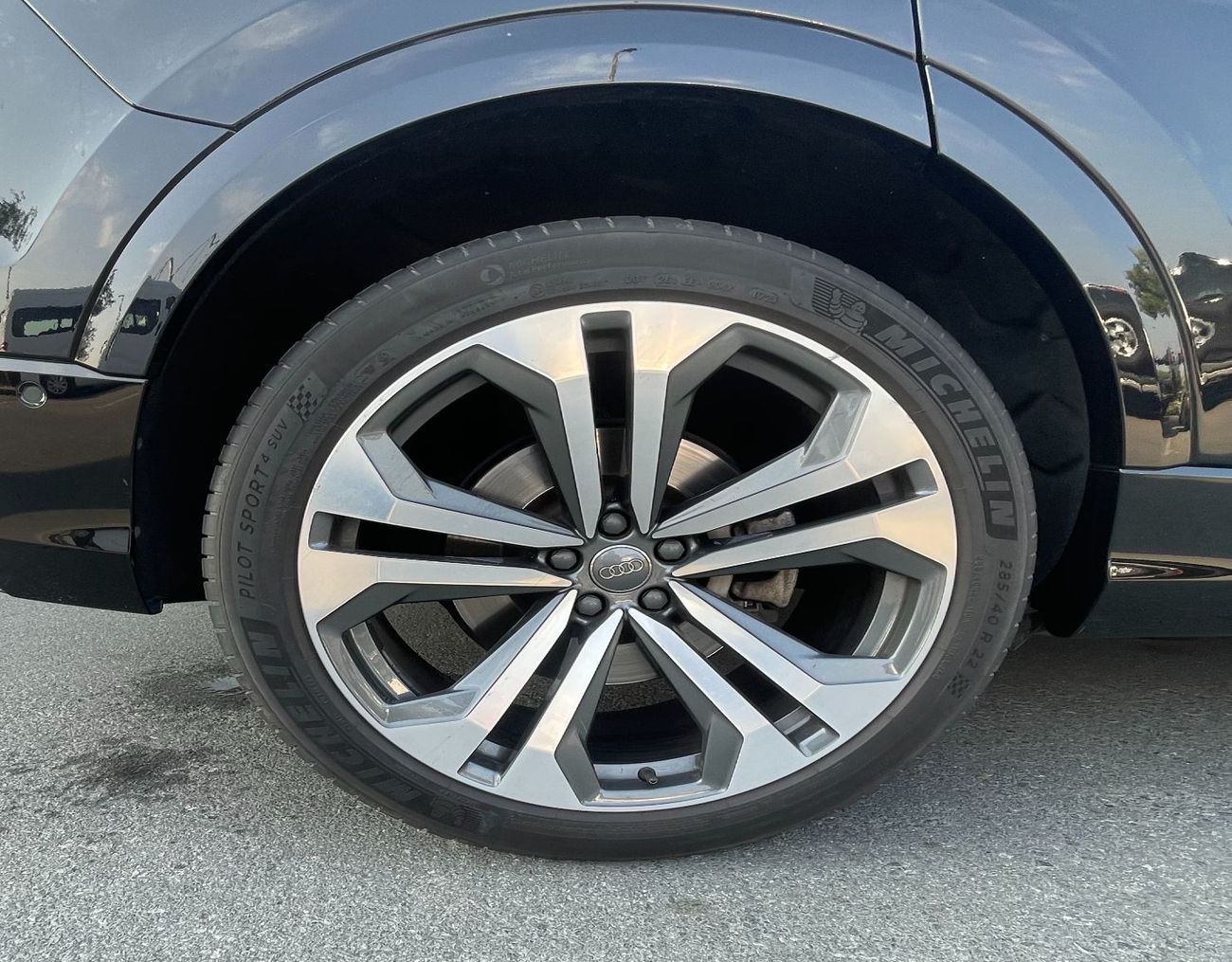 أودي Q8 55 TFSI quattro S-Line 3.0L (340 HP)