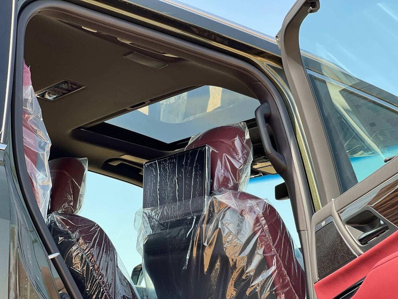 Lexus LX600 SIGNATURE 3.5L URBAN PTR A/T // 2025 // FULL OPTION WITH RADAR , HEADUP DISP , MARK LEVINSON // SPEC