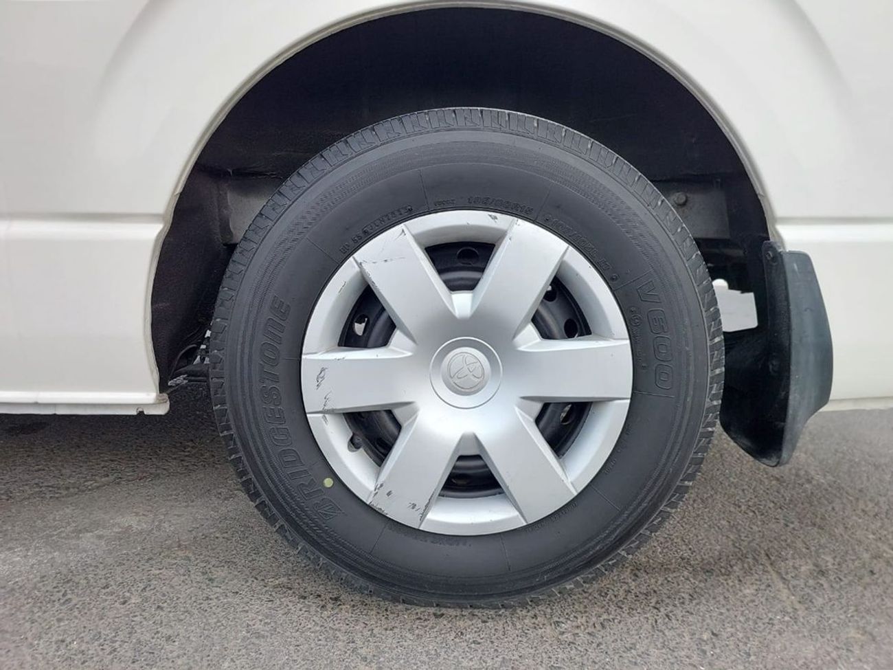 Toyota Hiace TOYOTA HIACE VAN RHD 2015 MODEL 3.0 L DIESEL AUTOMATIC(PM15267)