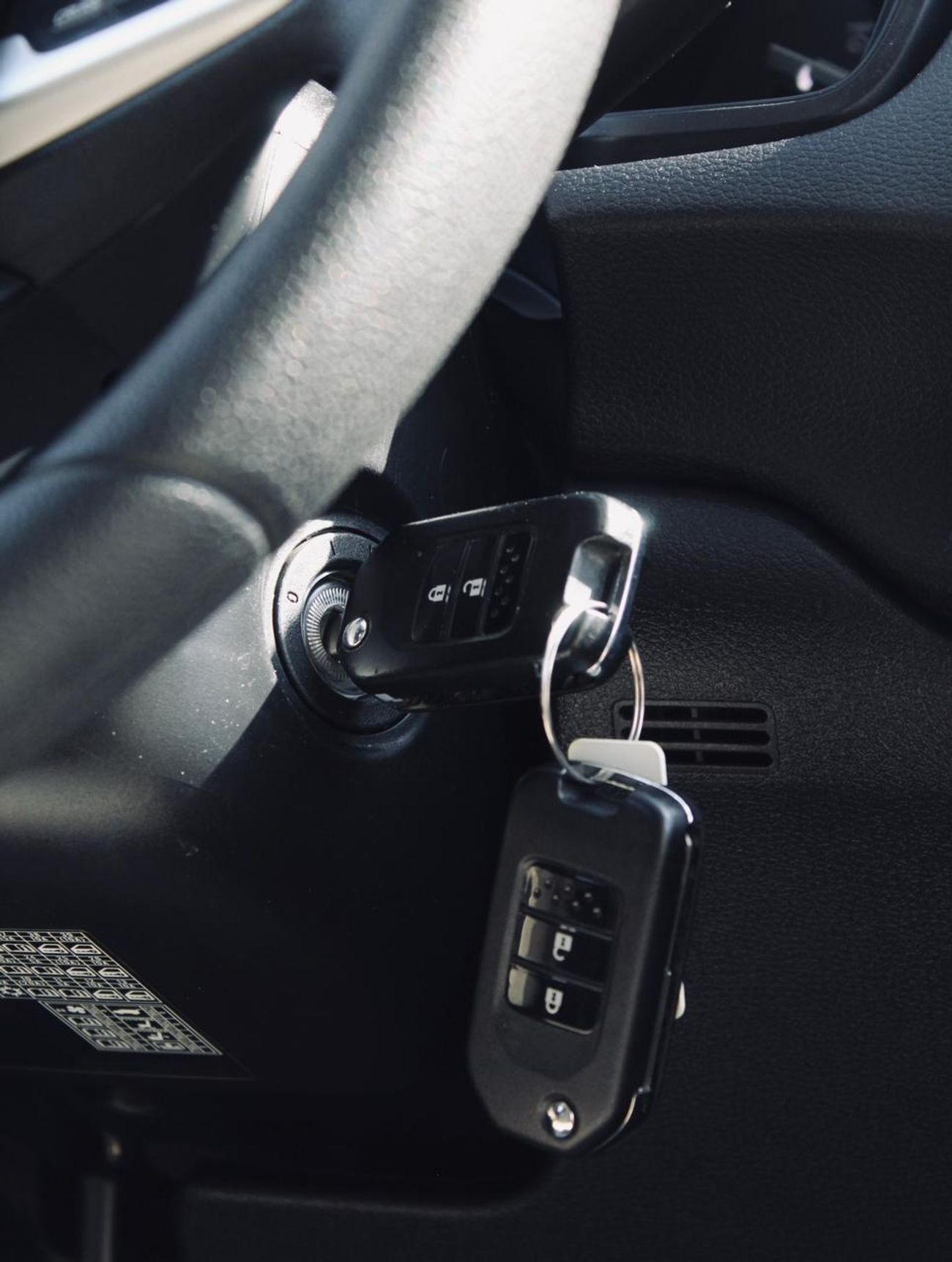 Honda CRV The 2021 Honda CR-V is a highly versatile, compact 5-seater SUV (with 7-seat options in some markets