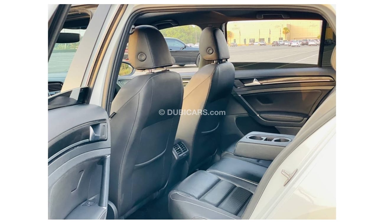 فولكس واجن جولف VOLKSWAGEN GOLF R MODEL 2018 GCC SPACE FREE PAINT FREE ACCEDENT