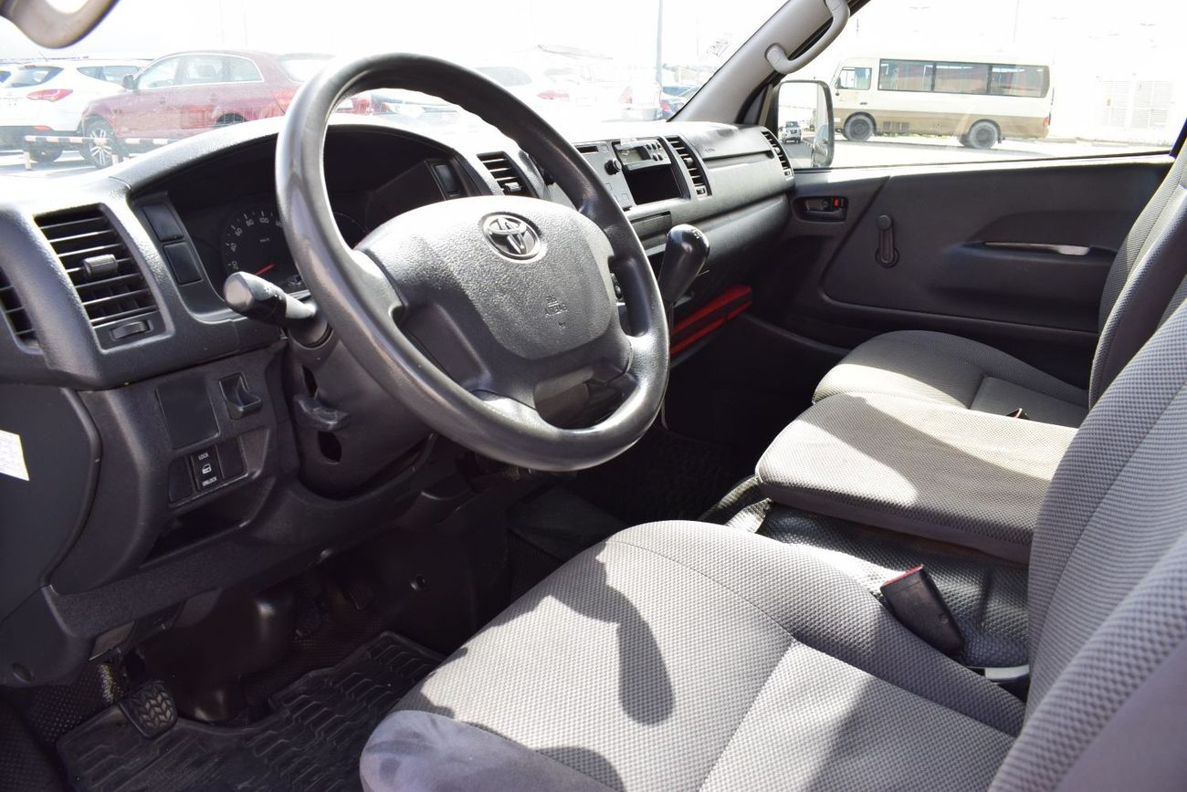 Toyota Hiace GL - High Roof LWB Toyota Hiace Highroof Thermoking Freezer Van, Model:2016. Excellent condition