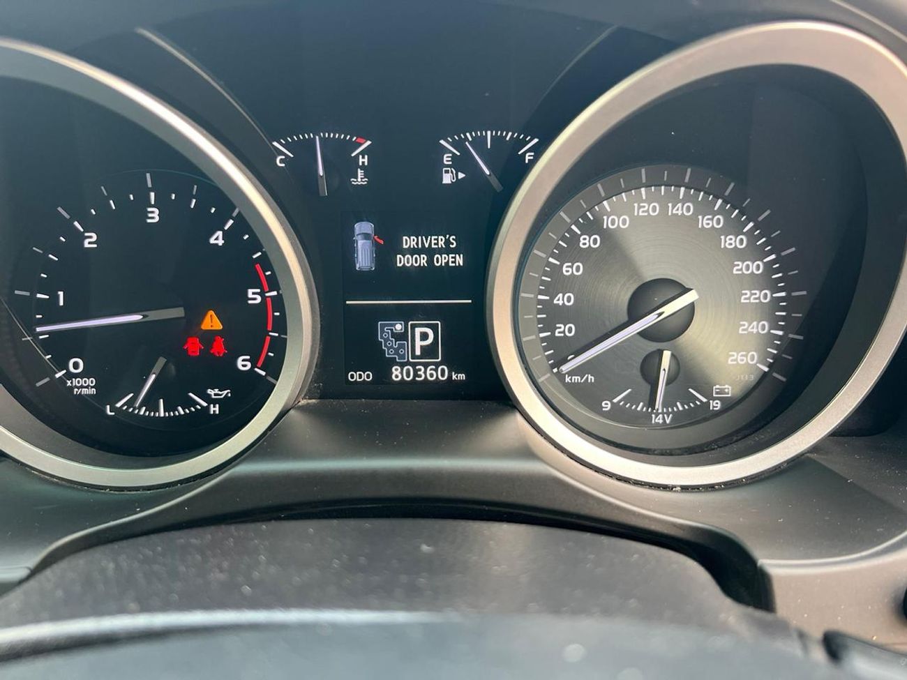 تويوتا لاند كروزر Landcruiser Sahara white colour with black interior RHD Diesel 8 seaters