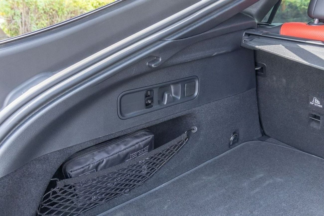 Mercedes-Benz GLC 200 Coupe Mercedes GLC200 Coupe - HUD - 4Matic - 2024 Excellent Condition