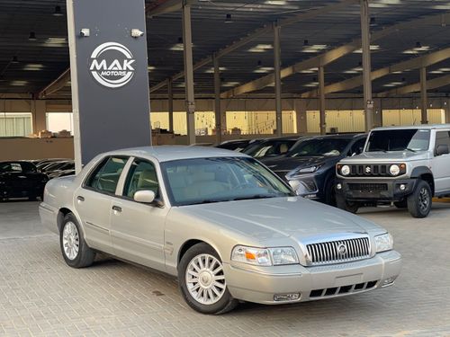 Mercury Grand Marquis UNLIMITED EDITION / 4.6L V8 / IN PERFECT CONDITION