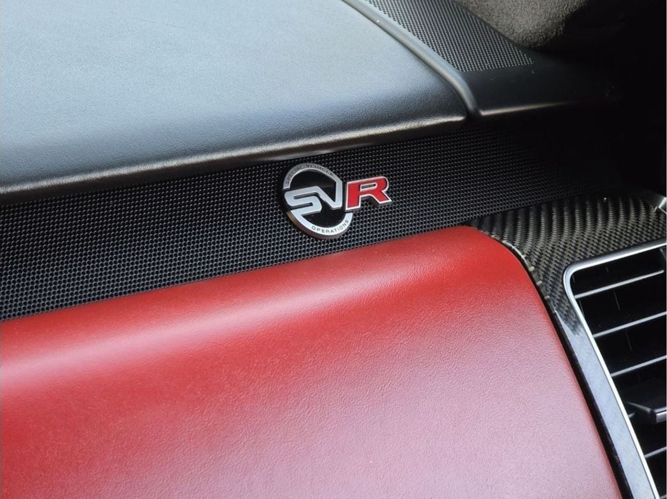 لاند روفر رينج روفر سبورت SVR 5.0L (575 HP) 4WD SPORT SVR 2016 GCC //FSH //ACCIDENTS FREE //ORIGINAL PAINT