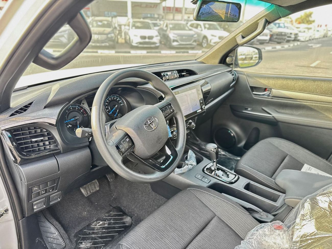 Toyota Hilux Toyota pickup Hilux adventure 2025 Petro engine 4.0L LHD fully automatic 4x4 Petro engine