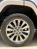 Toyota Land Cruiser Toyota land cruiser LC300 ,vxr ,year 2022 ,right hand drive ,diesel 3.3L only foe export available