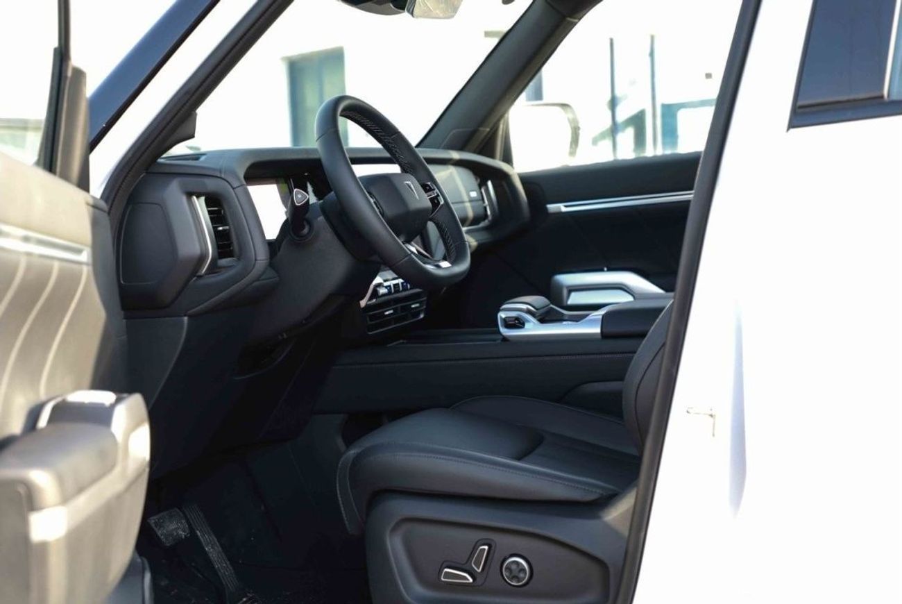 Changan Deepal G318 2024 Changan Deepal G318 Air Suspension - Plug-in Hybrid - White inside Black