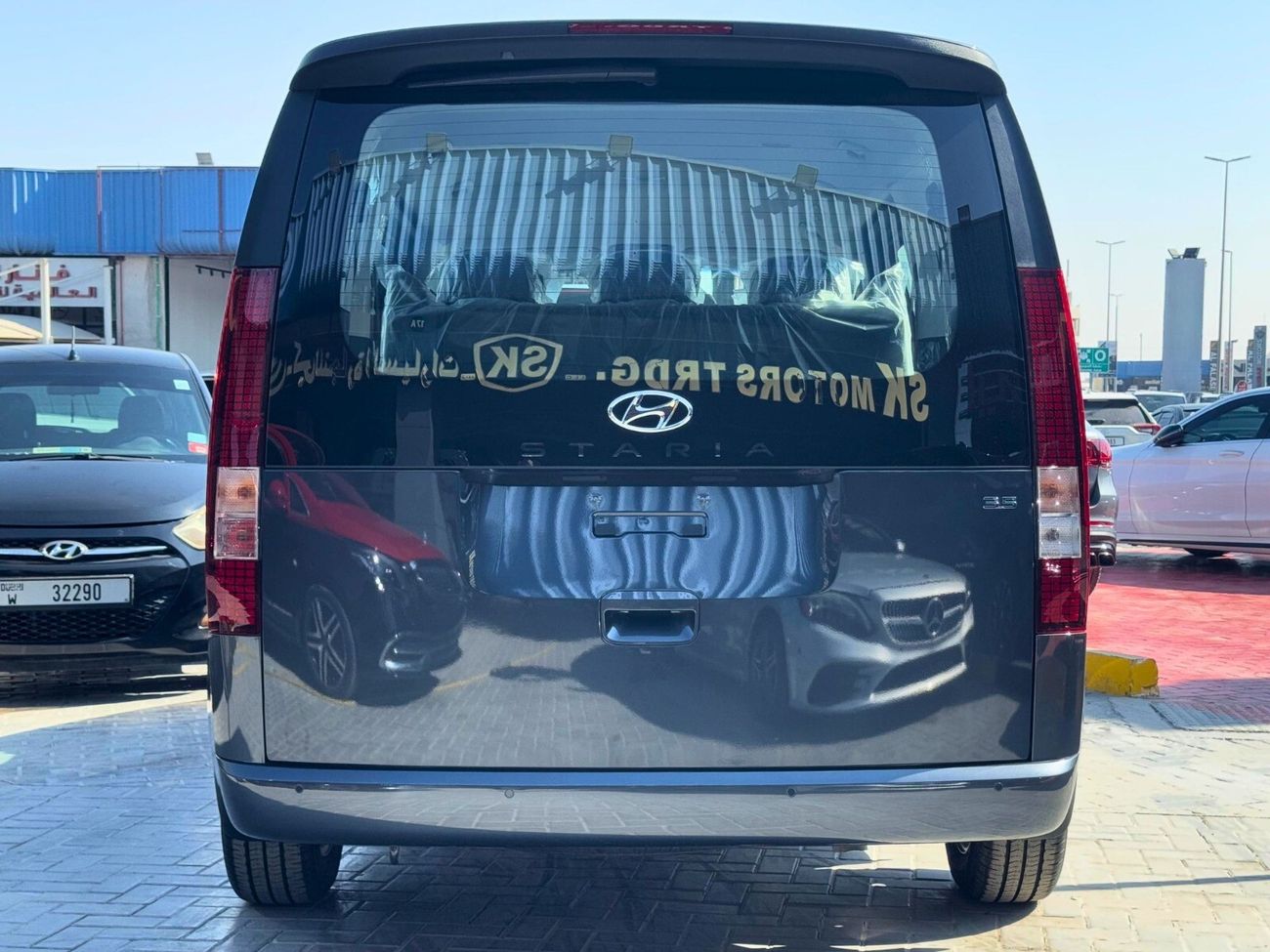 هيونداي ستاريا 3.5L V6  PETROL A/T / PUSH START / BASIC "9" SEATER / 2024 MY