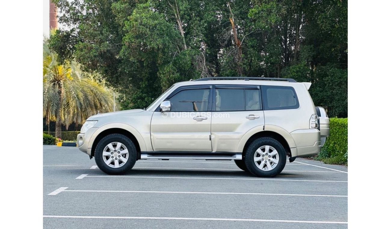 Mitsubishi Pajero GLS Highline Top MITSUBISHI PAJERO FULL OPTION GCC SPACE MODEL 2013