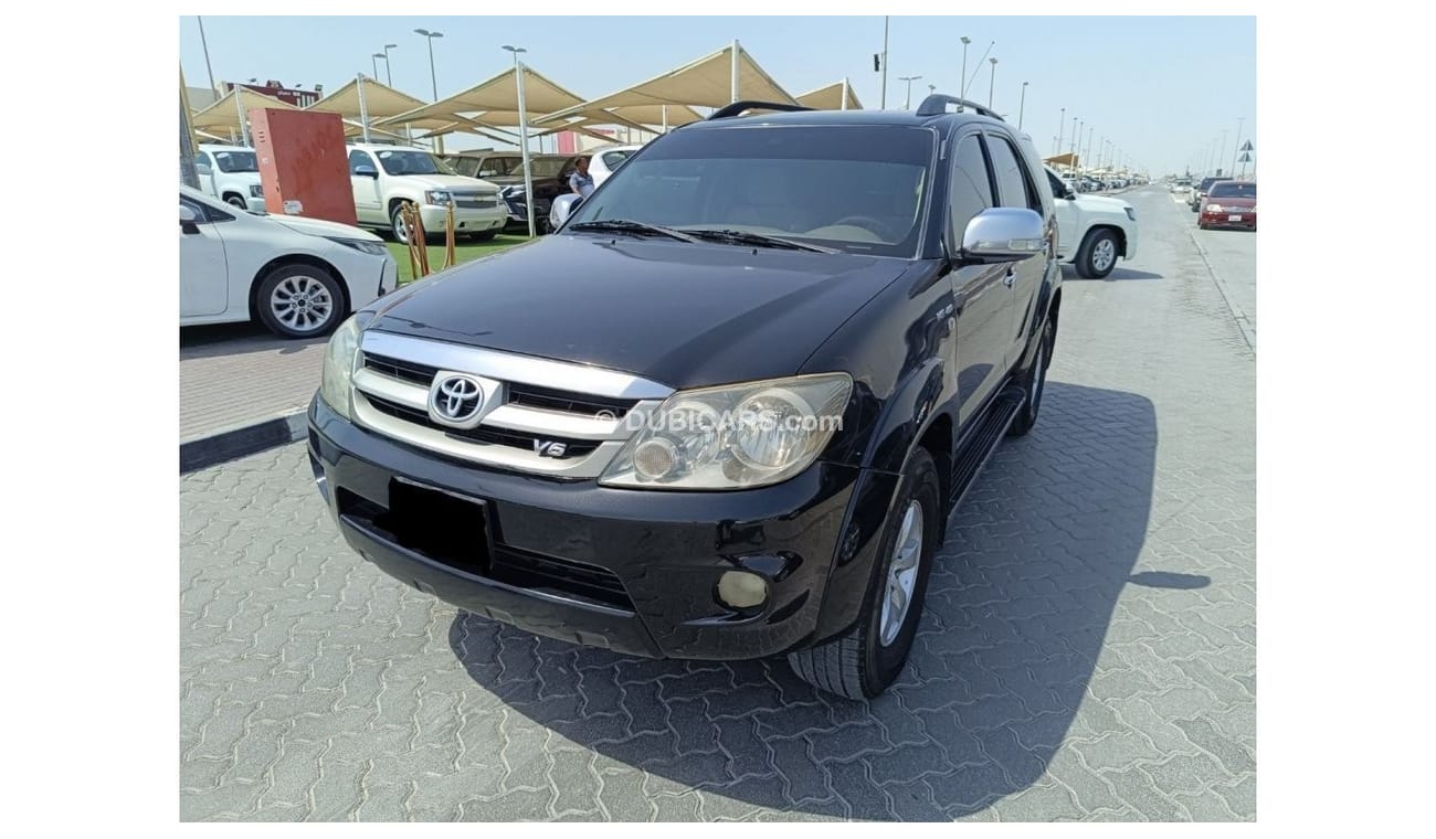 تويوتا فورتونر car in excellent condition with no accidents