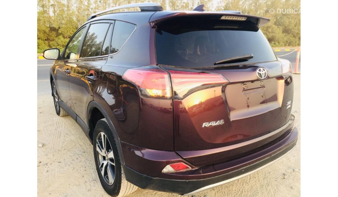 تويوتا راف ٤ 2018 4WD with sunroof For urgent SALE