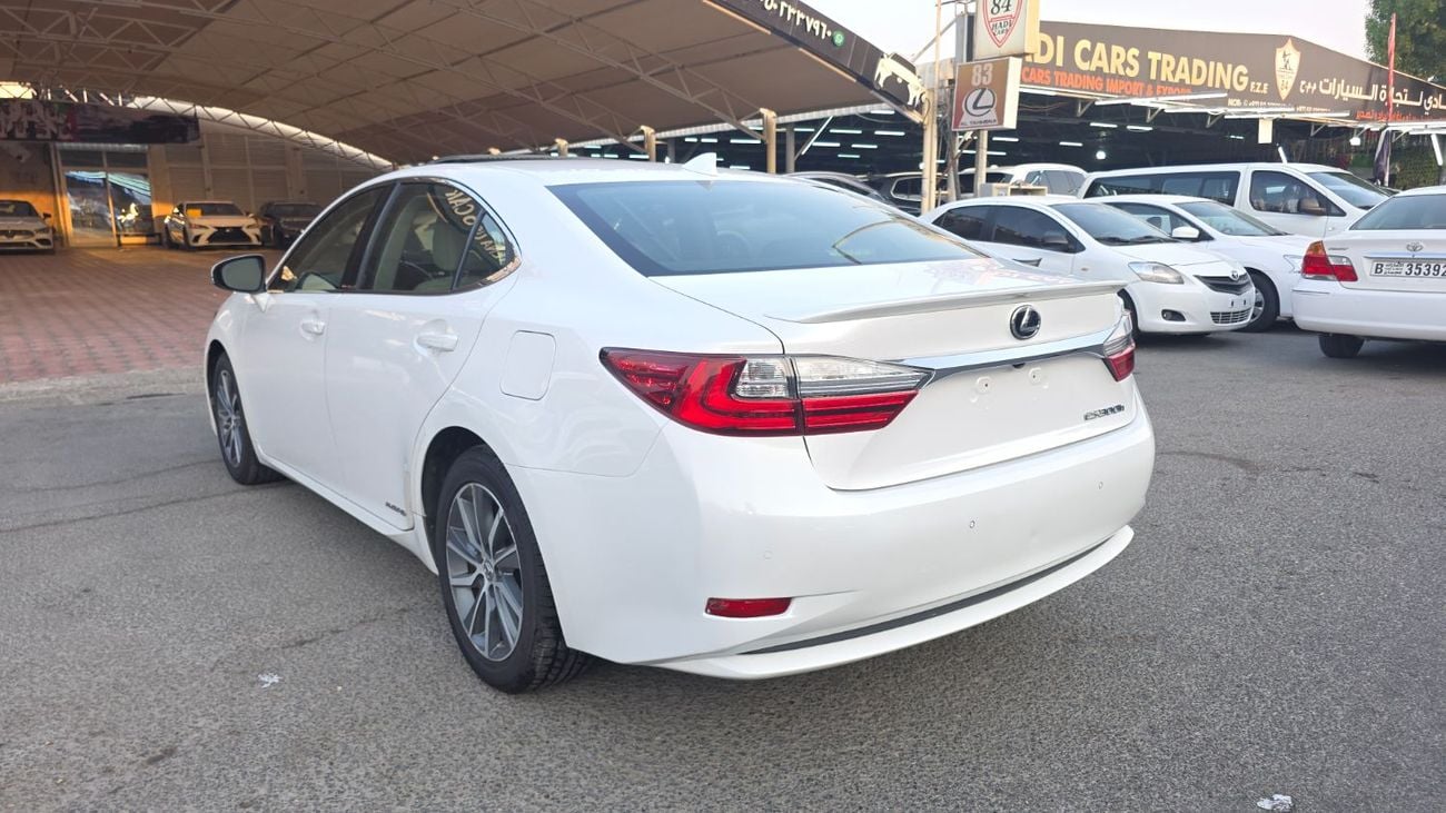 لكزس ES300h Premium