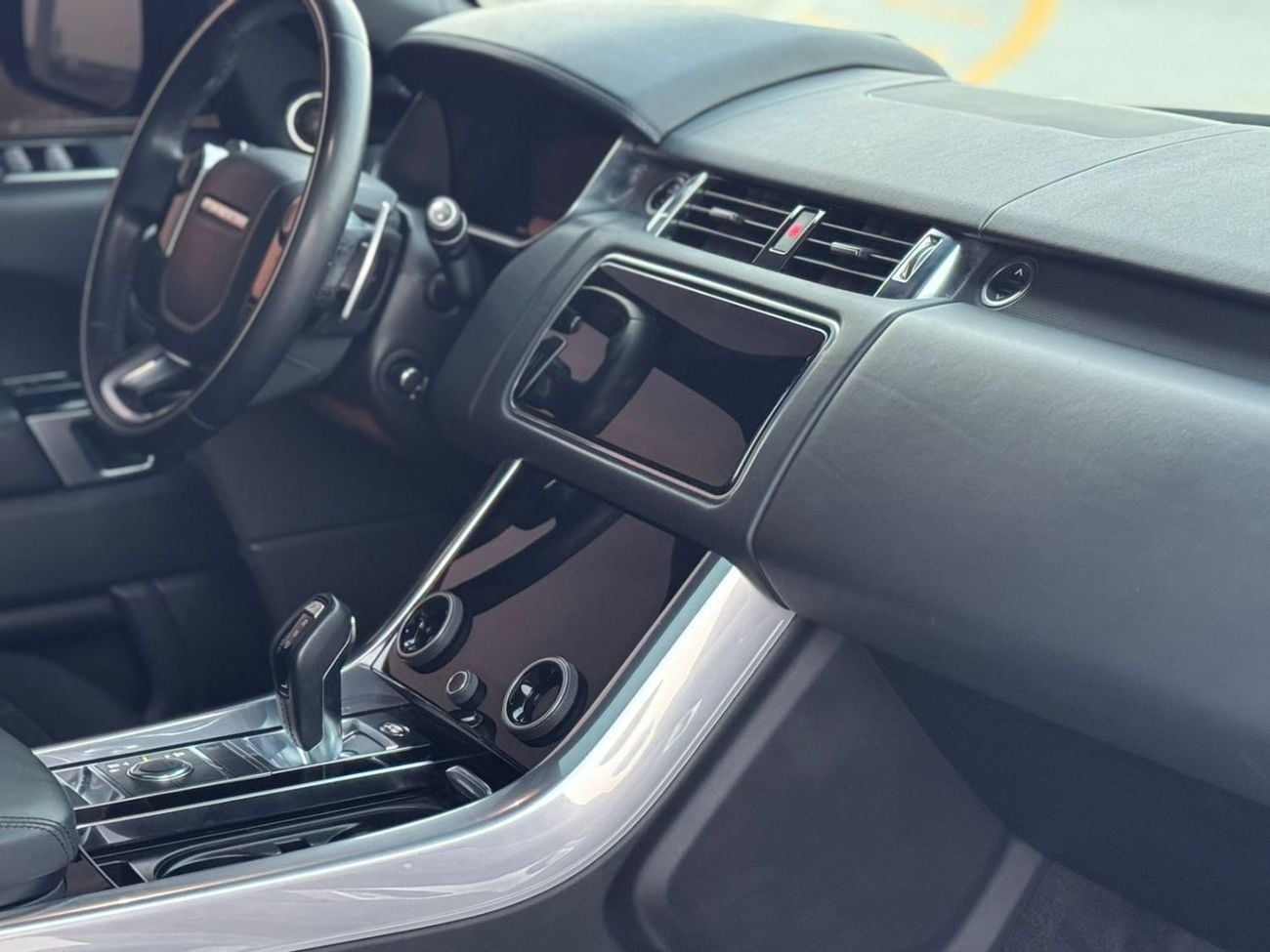 Land Rover Range Rover Sport HSE DYNAMIC RANGE ROVER SPORT FULL OPTION Dynamic Black P525 5.0L