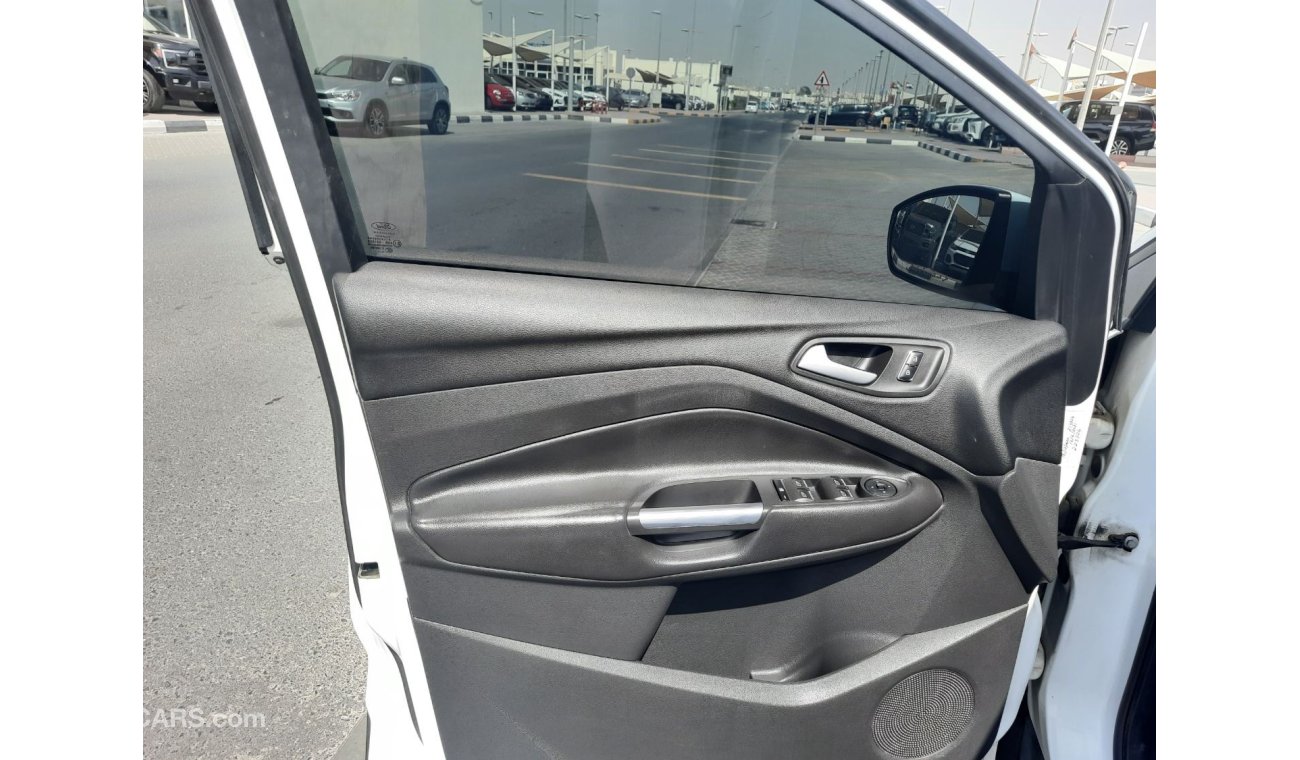 Ford Escape Ford Escape 2015 gcc full automatic for sale