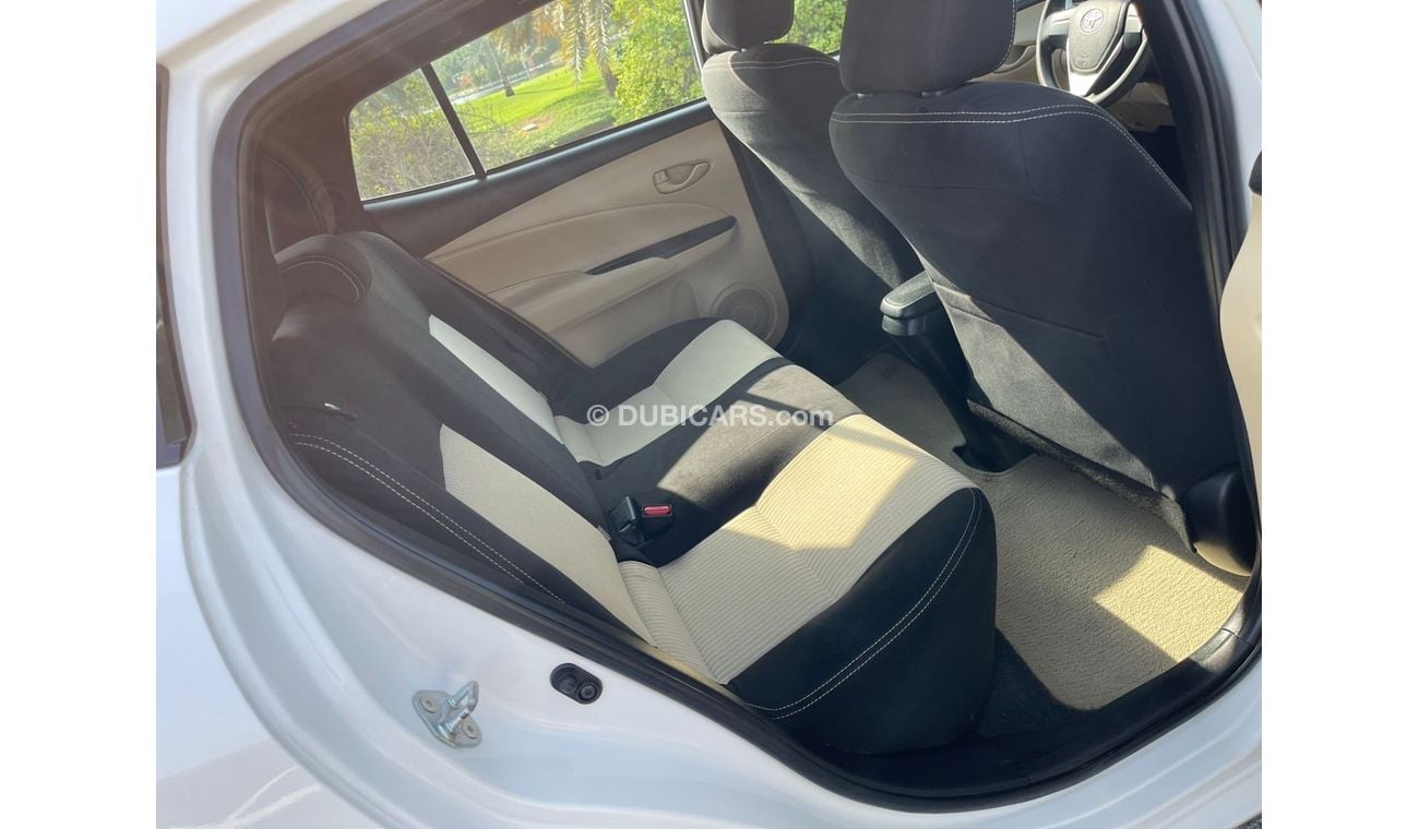 تويوتا يارس Nissan yaris 2019 GCC excellent car
