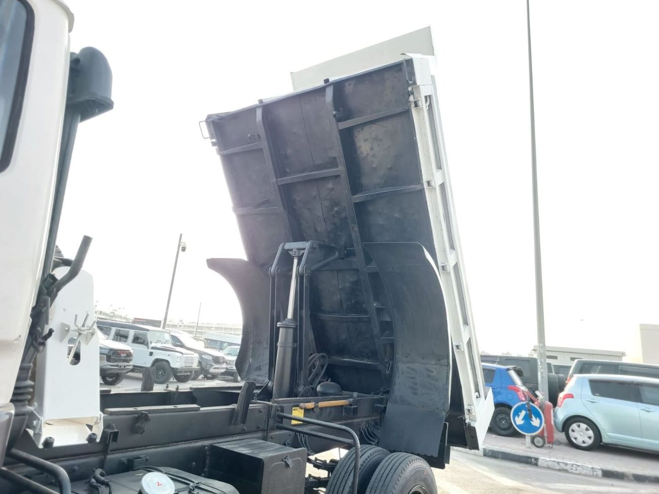 Mitsubishi Fighter (RAMADAN OFFER) MITSUBISHI FIGHTER TRUCK RHD 1990 MODEL 7.5 L DIESEL MANUAL(PM40032)