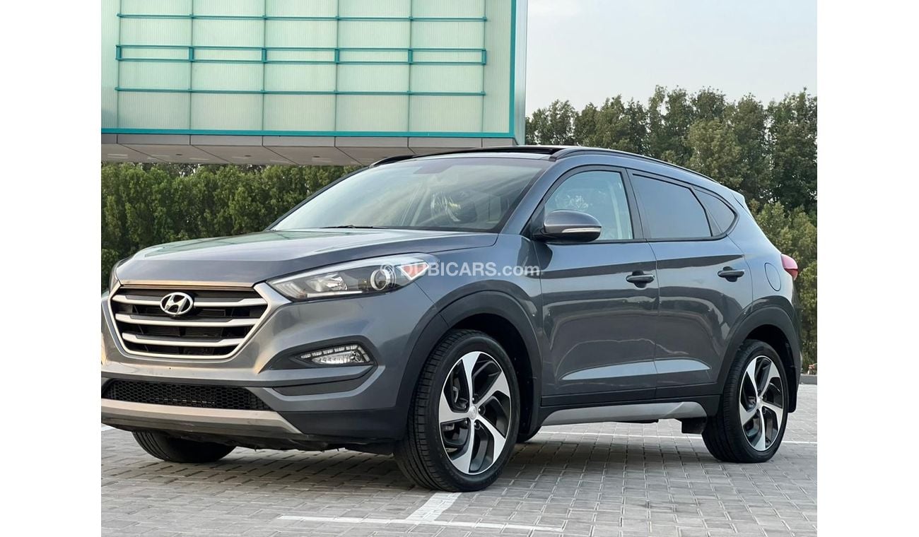 هيونداي توسون GLS هيونداي توسان موديل 2017 وارد أمريكي فول ابشن كامله بانوراما ماشيه 33000 الف ميل 1600 سي سي