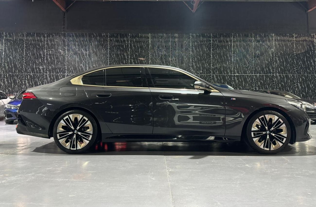 BMW 520i 2.0L /Gold Line Package