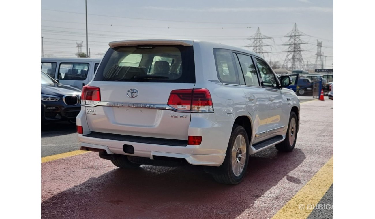 تويوتا لاند كروزر Toyota LandCruiser VX.R Grand Touring S 5.7L V8 Leather Interior White Model 2021