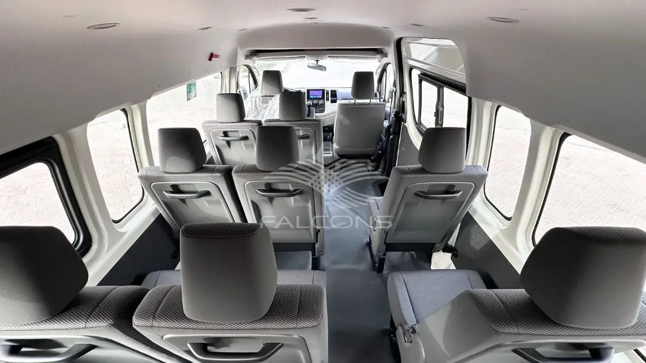 Toyota Hiace GL Toyota/HIACE P/HGG22 3.5L 6 Cylinders 13 seater 6AT