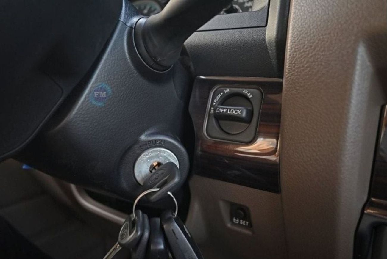 Toyota Land Cruiser Pick Up LX-E V6 4.0L Petrol 4WD Automatic