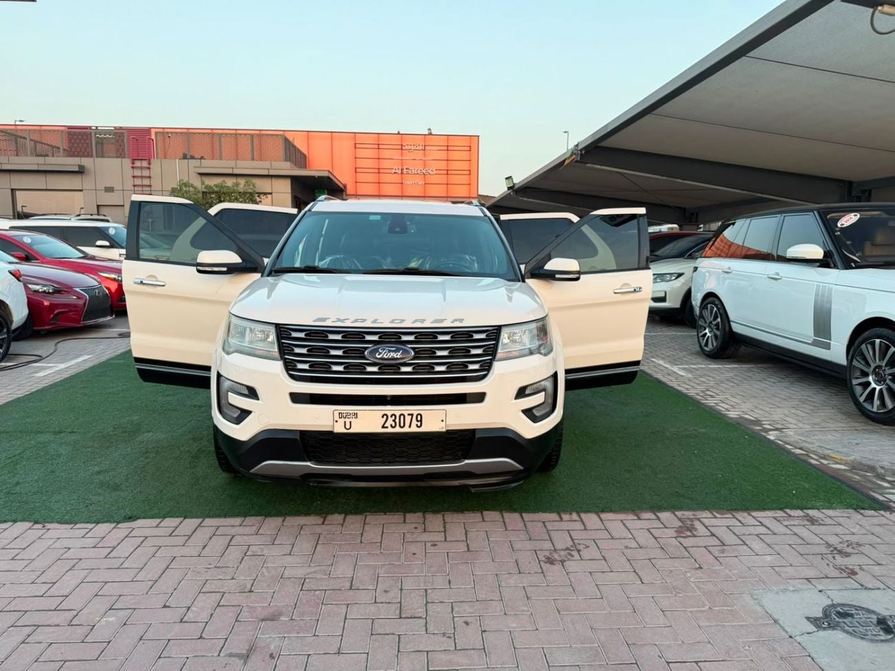 Ford Explorer imported, full panoramic sunroof, 4x4,