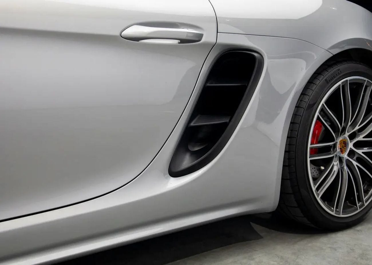 Porsche 718 Cayman GTS • Sport Chrono • FSH • GCC Spec