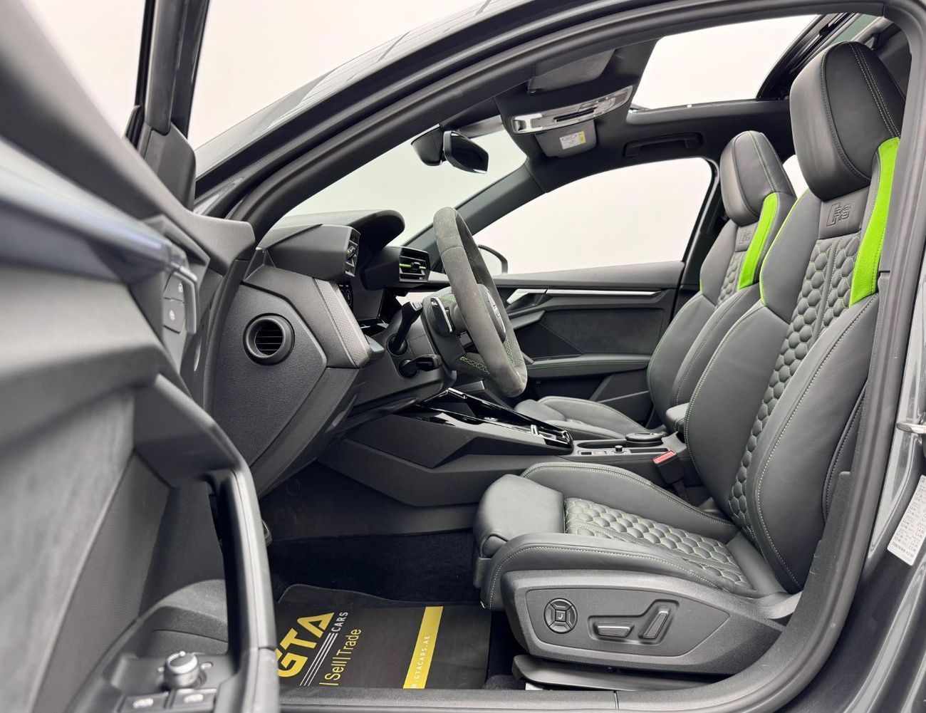 أودي RS3 TFSI quattro 2.5L Sportback 2022 Audi RS3 Quattro Hatchback, Full Audi Service History, Warranty, Ex