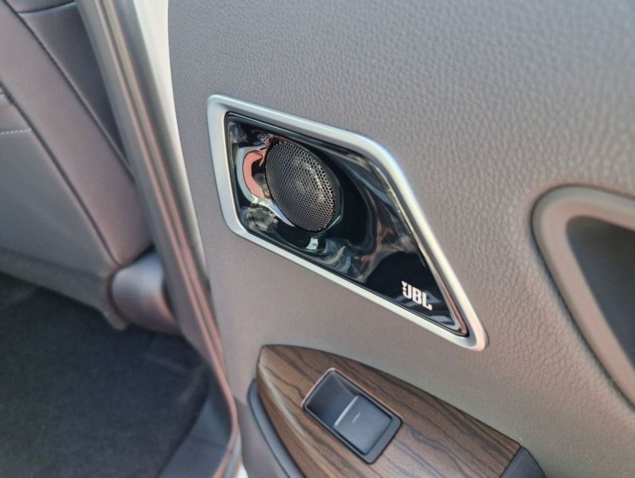 Toyota Land Cruiser GXR Turbo Diesel 3.3L New DISPLAY