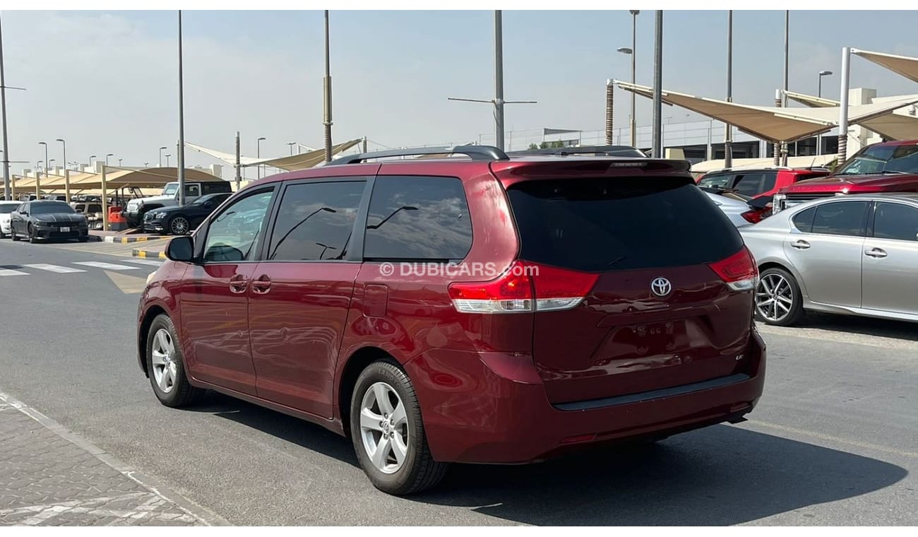 تويوتا سيينا full option