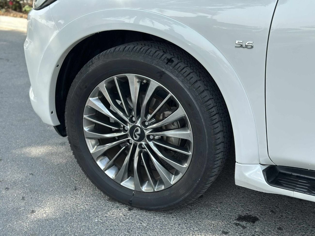 إنفينيتي QX80 Luxury 5.6L