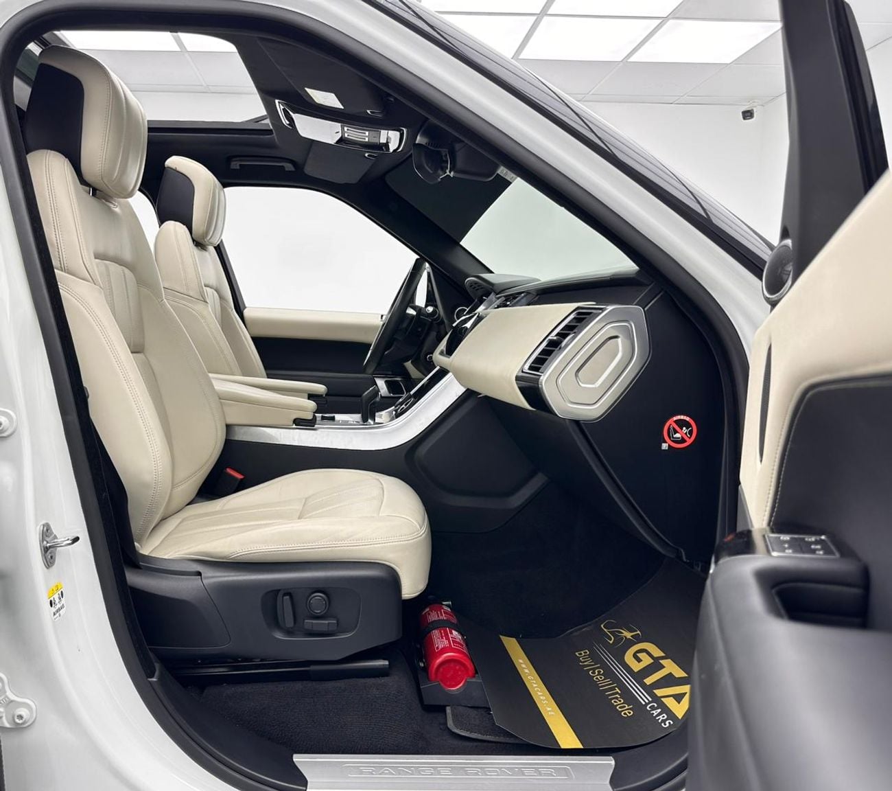 Land Rover Range Rover Sport 2019 Range Rover Sport Supercharged, 1 Years Warranty Unlimited Km, Full Service History, GCC