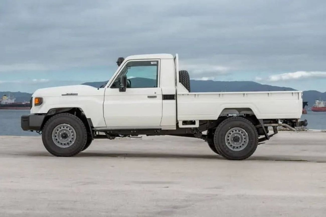 تويوتا لاند كروزر بيك آب Toyota LC 79 4.2l Diesel SC - M/T - Fog Lamp - Snorkel