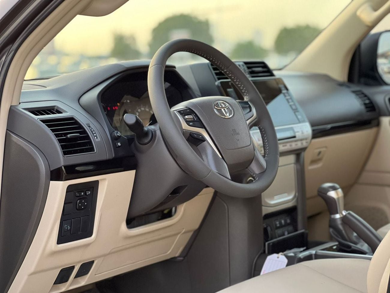 Toyota Prado TX-L 2022 Toyota Prado Full Option 4.0L V6 - AWD 4x4 GCC- Electric Seat - Rear CAM & Sensors - Cool B
