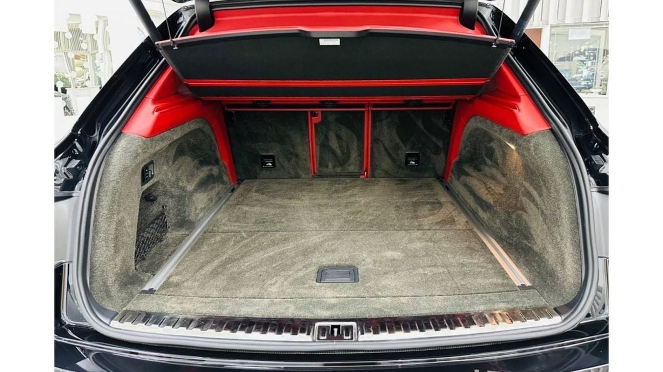 Bentley Bentayga V8 GCC .. Warranty .. Service .. Perfect Condition