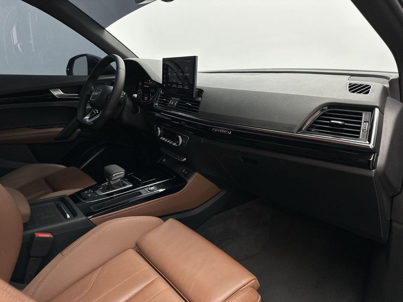 أودي Q5 45 TFSI S-LINE 45 TFSI Quattro Design 2.0L
