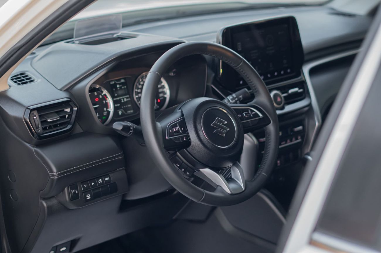 Suzuki Grand Vitara GLX - GCC - V4 HYBRID - LOW MIL