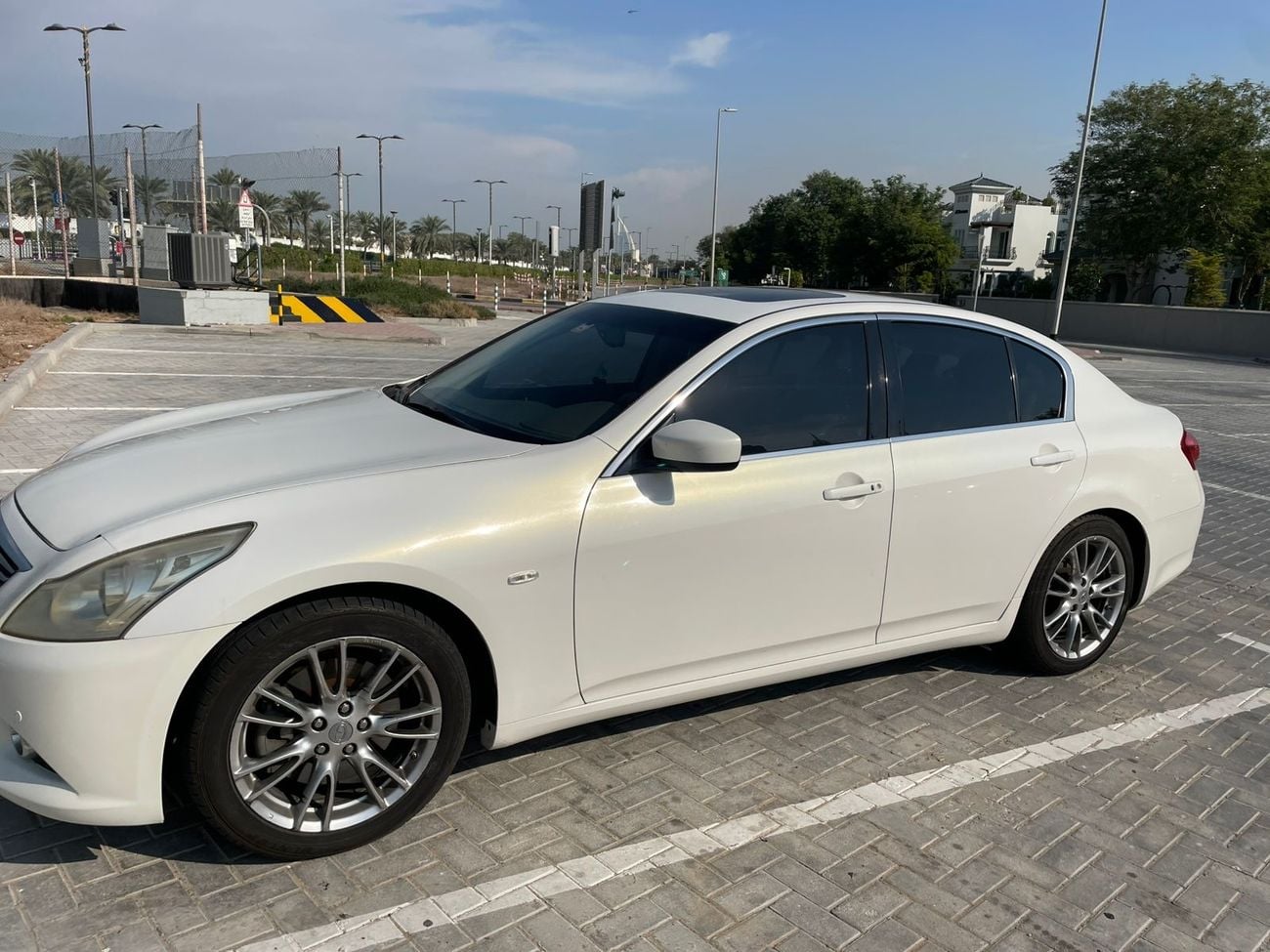 Infiniti G25 STD