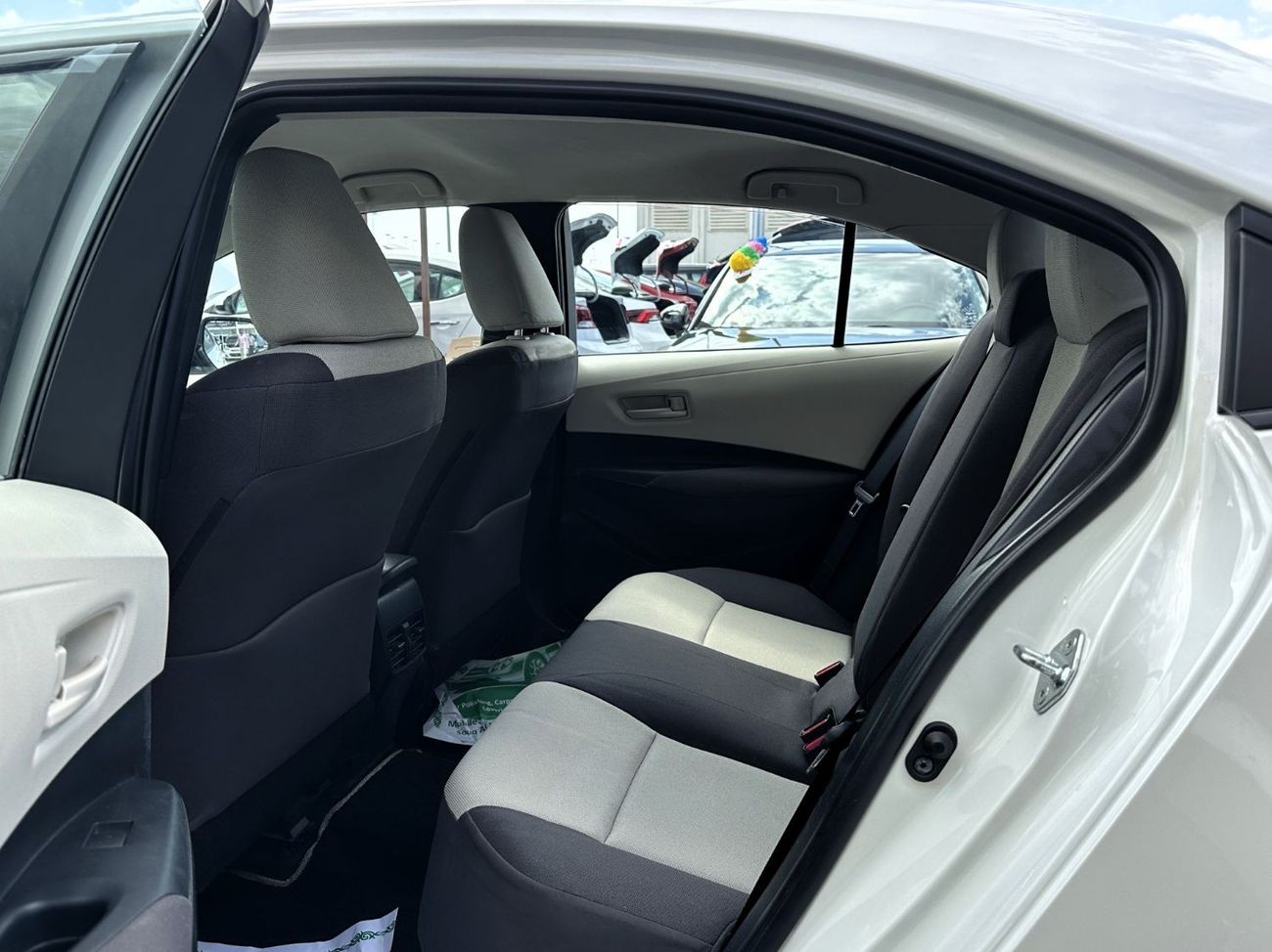 تويوتا كورولا XLI خالية من الحوادث - خليجي - بحالة ممتازة *- مكينة 2000 سي سي -